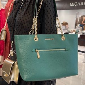 MICHAEL KORS
Jet Set Medium Front Zip Pebbled Leather Chain Tote Bag
Jewel Green